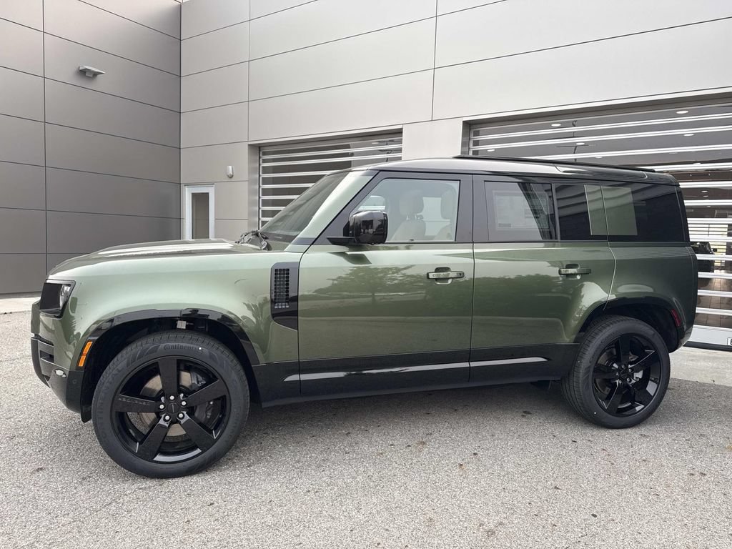 New 2026 Land Rover Defender 110 X-Dynamic SE AWD/4WD image 3