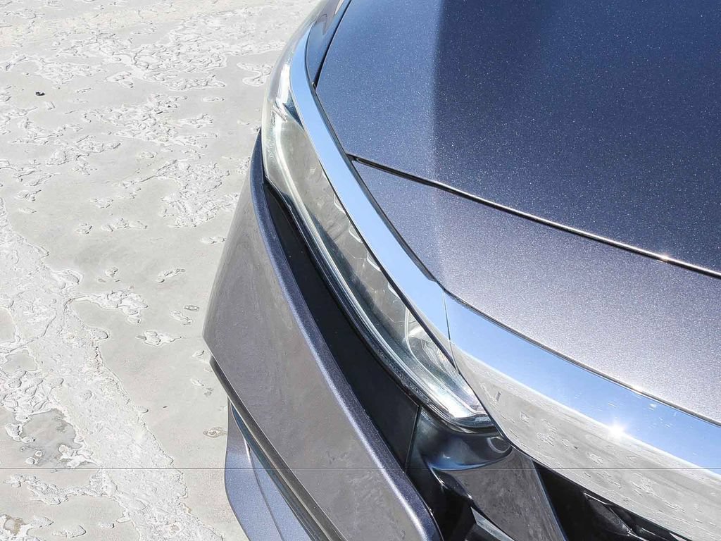 Certified 2018 Honda Accord EX image 11