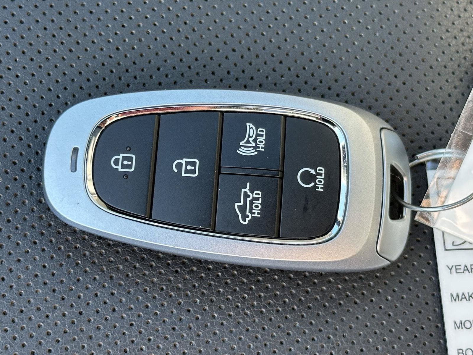 Certified 2022 Hyundai Santa Cruz Limited AWD/4WD image 14