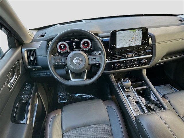 Used 2024 Nissan Pathfinder Platinum w/ Cargo Package image 19