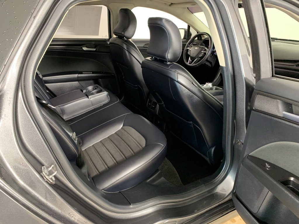 Used 2018 Ford Fusion SE w/ Equipment Group 201A image 34