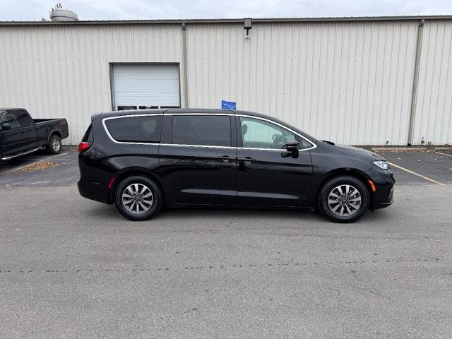 Used 2024 Chrysler Pacifica Limited FWD image 4