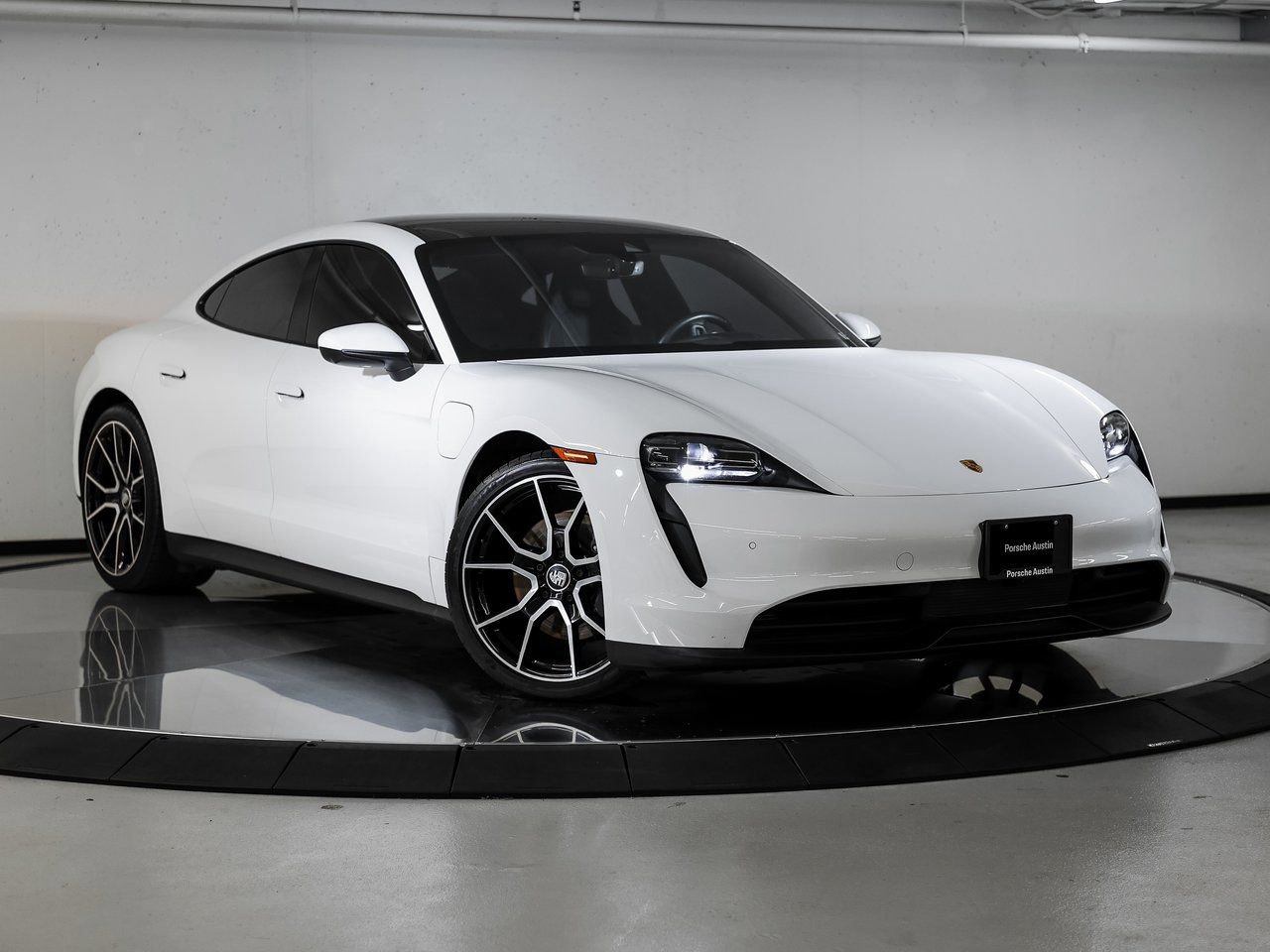 Certified 2022 Porsche Taycan RWD image 9