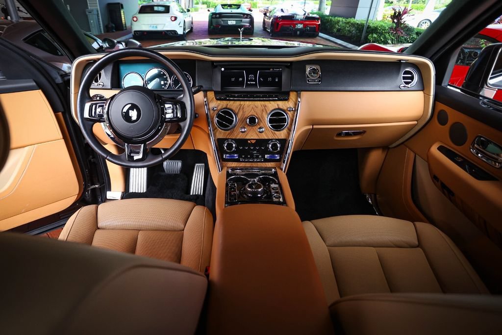 Used 2022 Rolls-Royce Cullinan AWD/4WD image 45