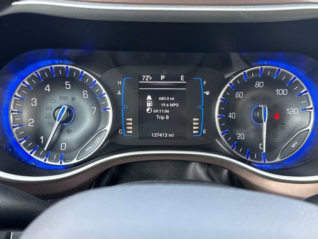 Used 2017 Chrysler Pacifica LX image 27