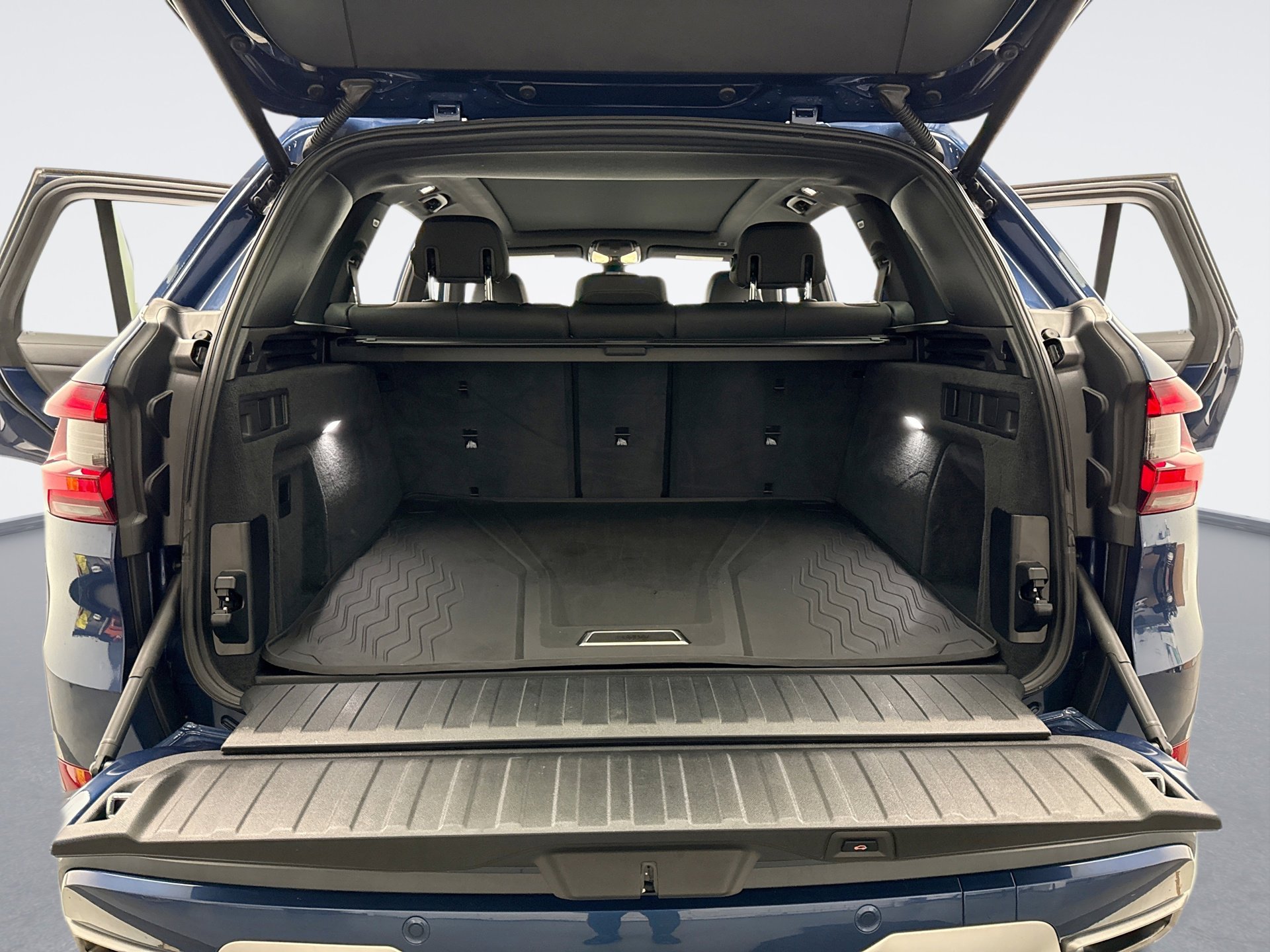 Used 2021 BMW X5 xDrive40i w/ Premium Package AWD/4WD image 23