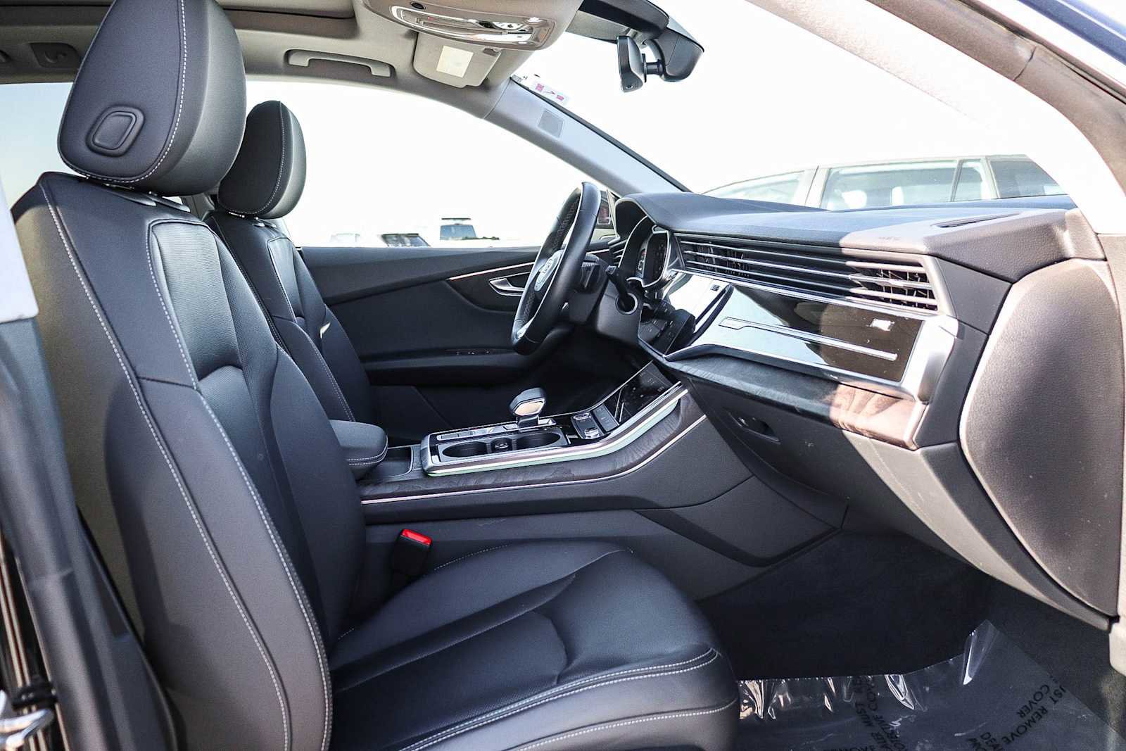 Used 2022 Audi Q8 Premium Plus image 23