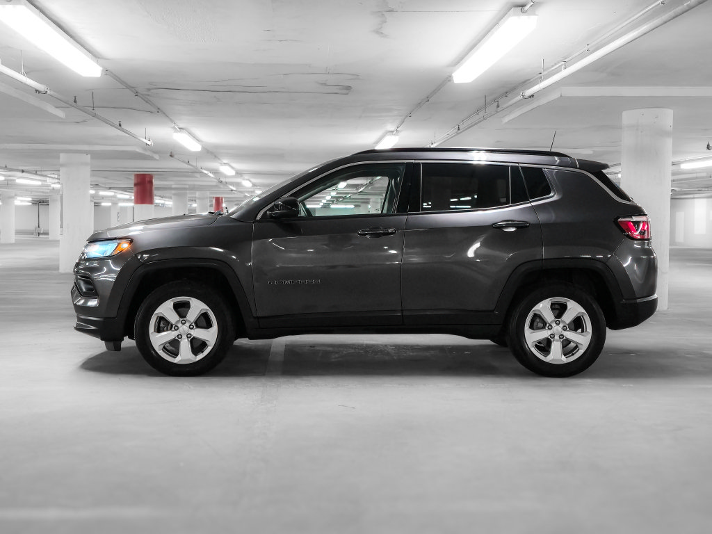 Used 2022 Jeep Compass Latitude w/ Convenience Group AWD/4WD image 14