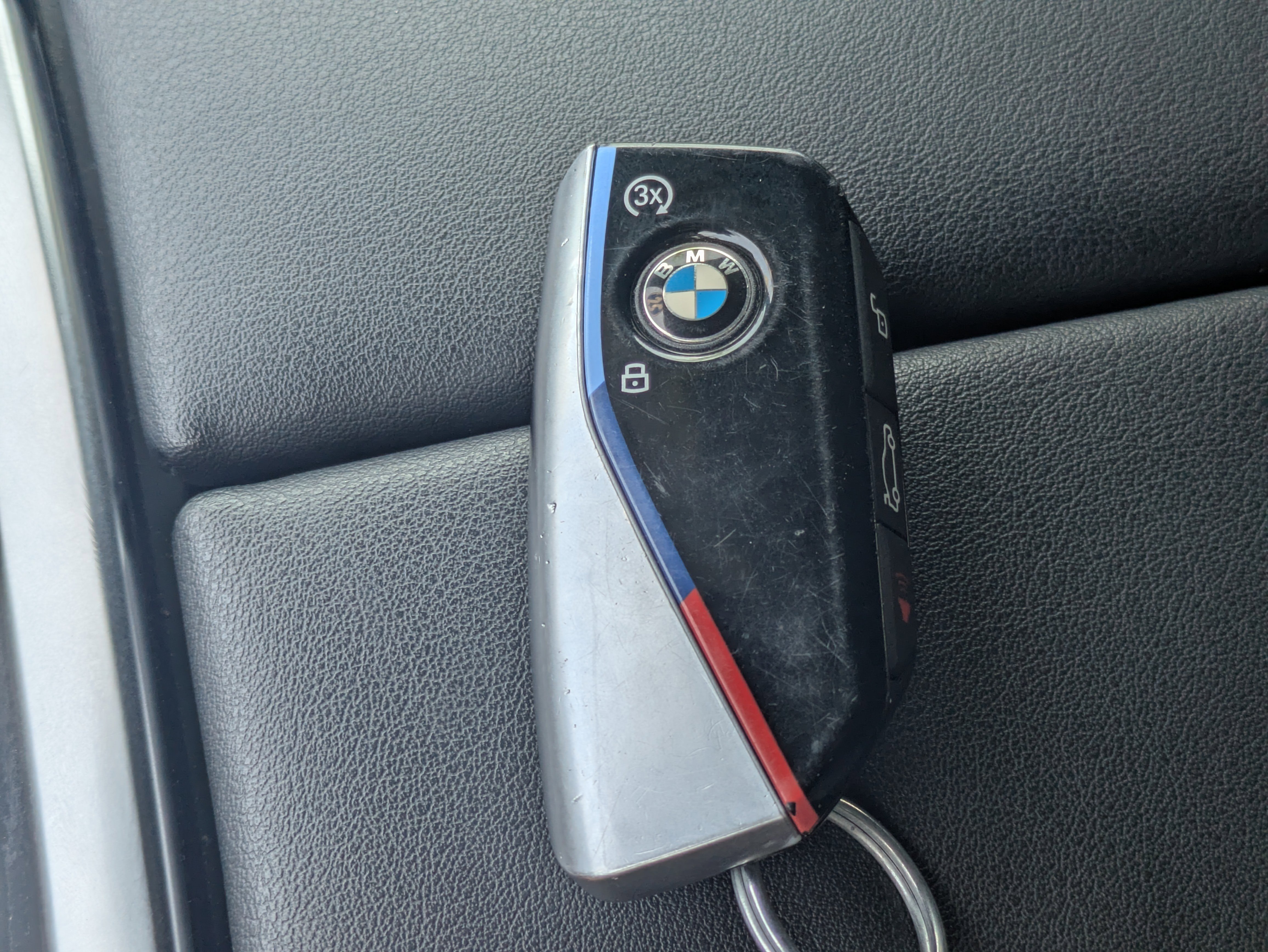 Used 2025 BMW X6 xDrive40i AWD/4WD image 29