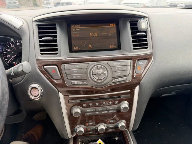 Used 2014 Nissan Pathfinder SL w/ SL Premium Package AWD/4WD image 10