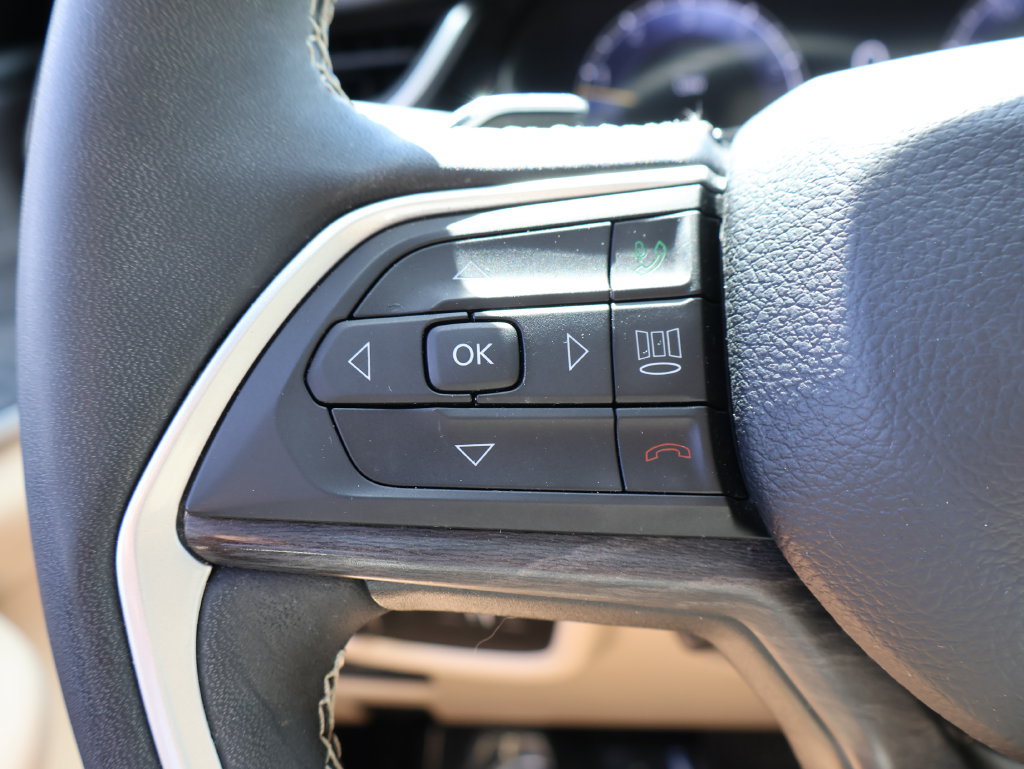 Used 2023 Jeep Grand Cherokee L Limited w/ Luxury Tech Group II AWD/4WD image 27
