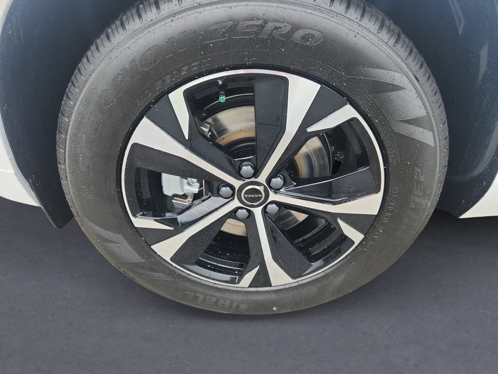 New 2026 Volvo XC60 B5 Core w/ Climate Package AWD/4WD image 8