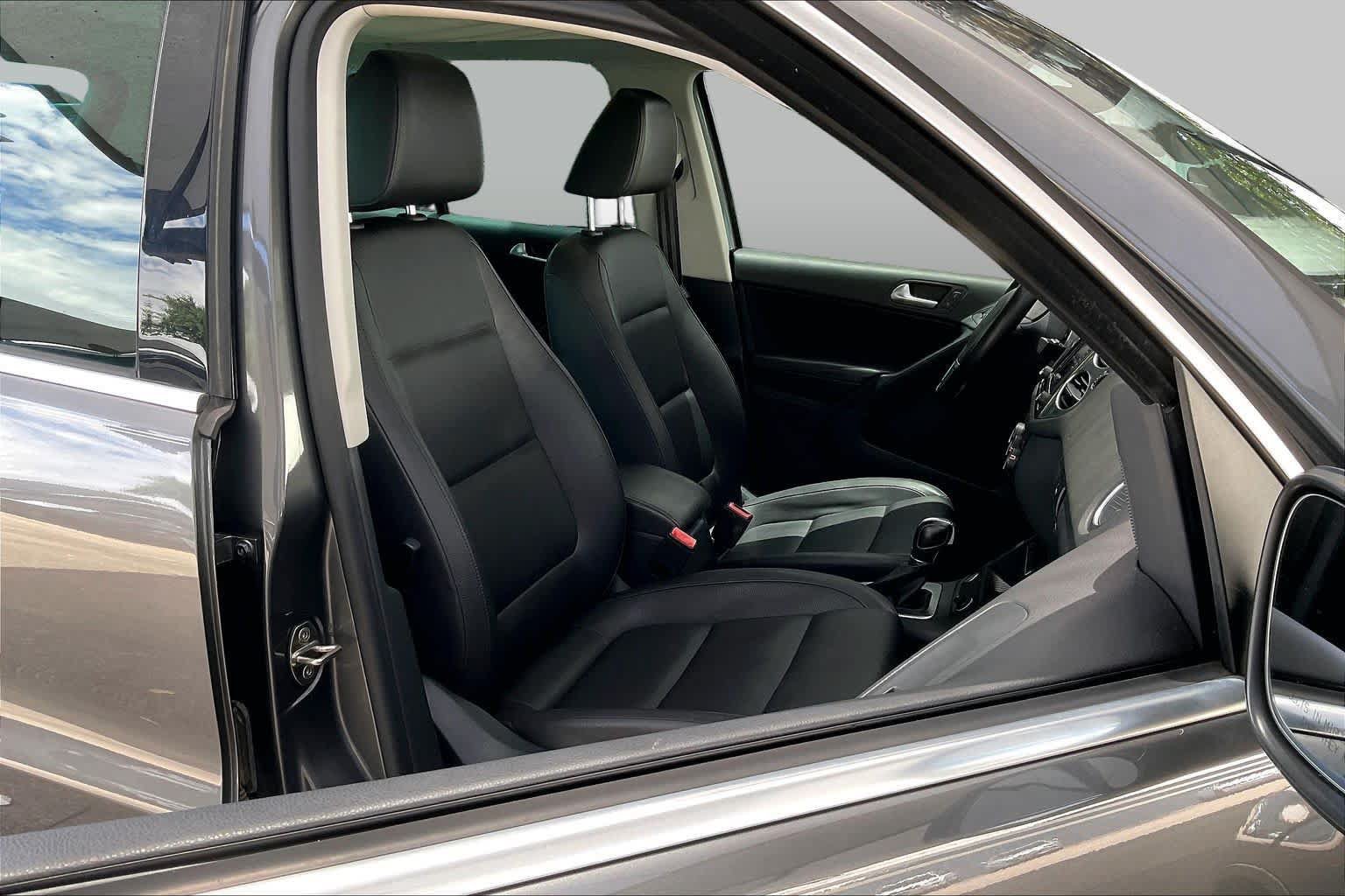 Used 2016 Volkswagen Tiguan SE FWD image 9