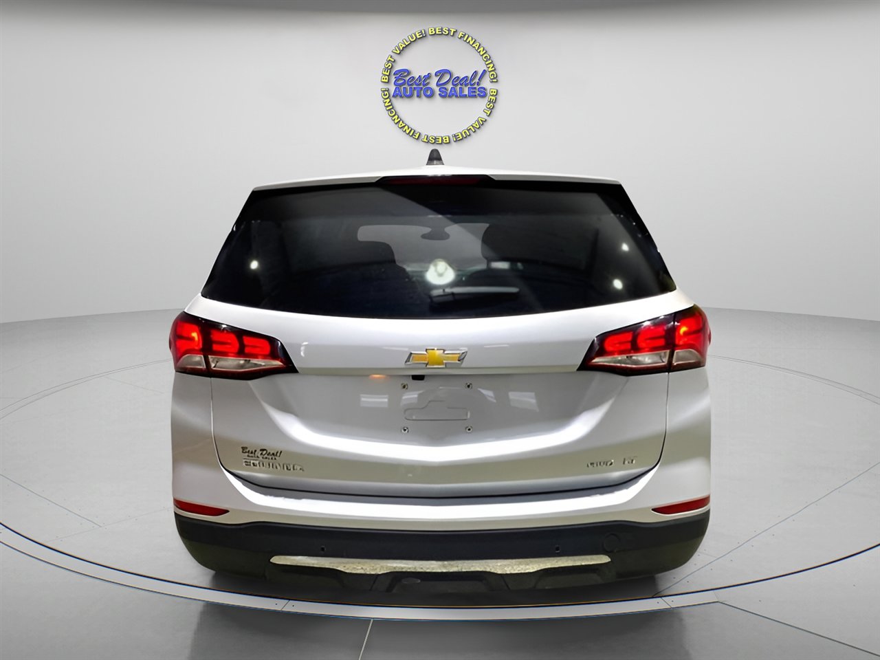 Used 2022 Chevrolet Equinox LT w/ Driver Convenience Package image 4