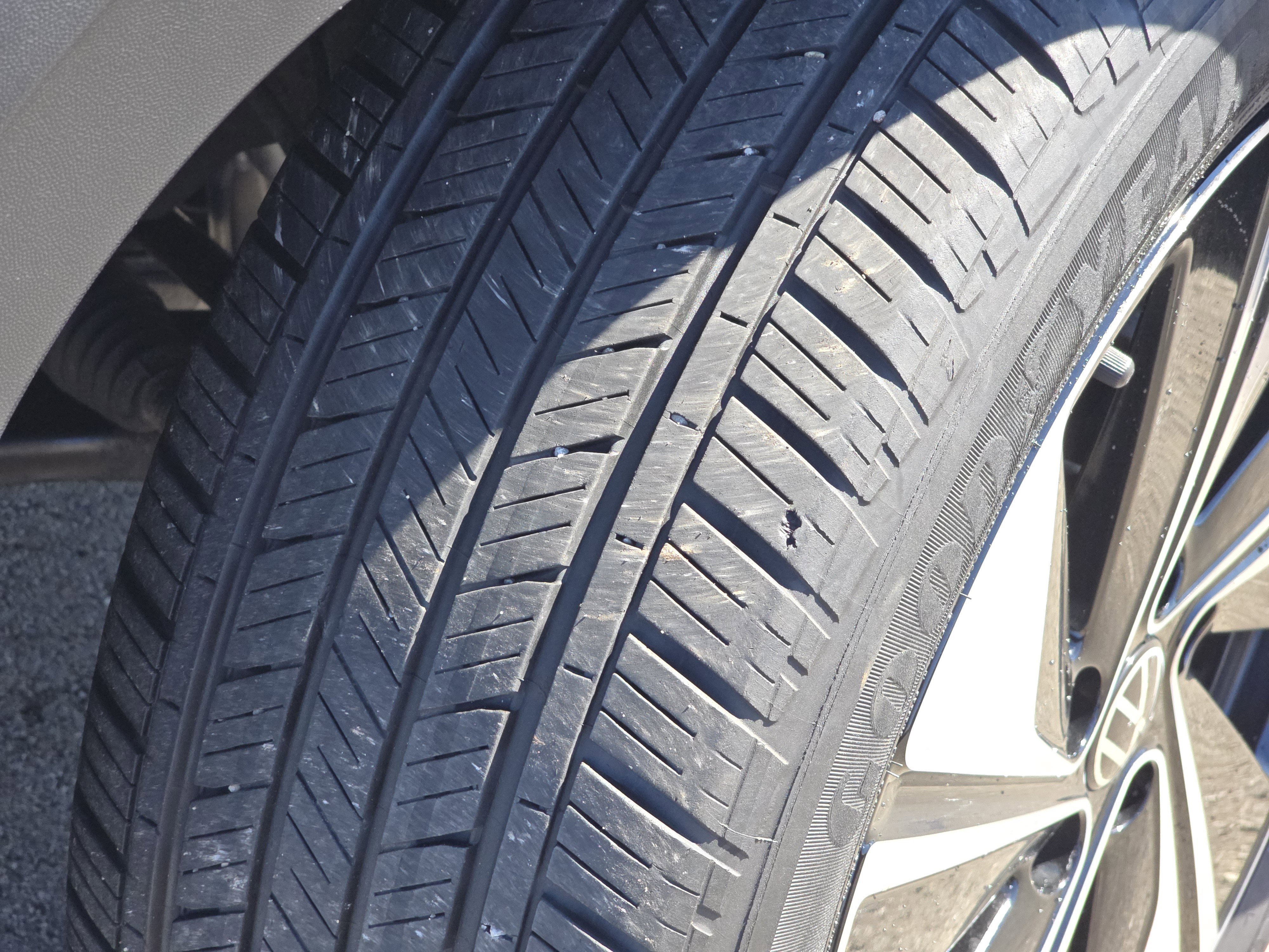 Certified 2023 Volkswagen Taos SE w/ Panoramic Sunroof Package image 14