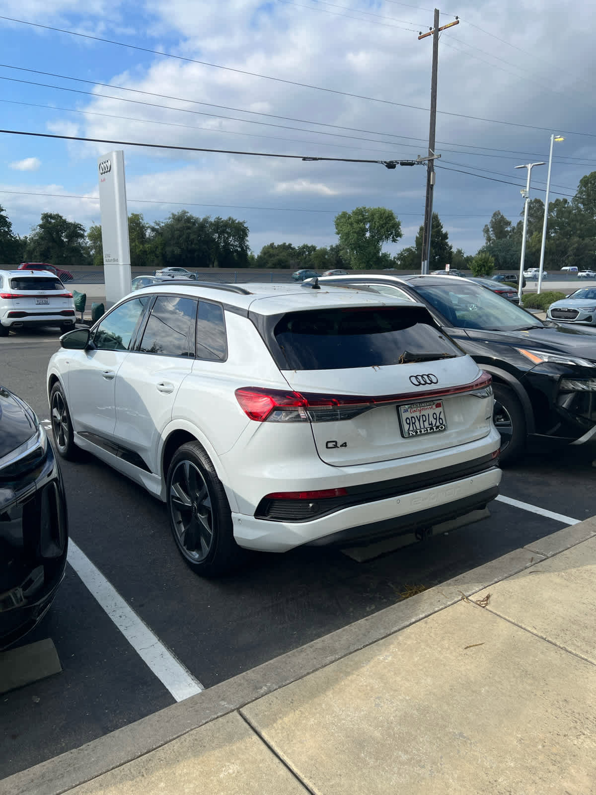 Used 2024 Audi Q4 e-tron Premium Plus AWD/4WD image 9