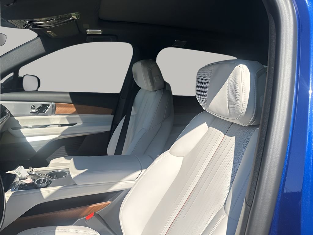 New 2026 Cadillac Vistiq Luxury w/ LPO, Floor Liner Package AWD/4WD image 27