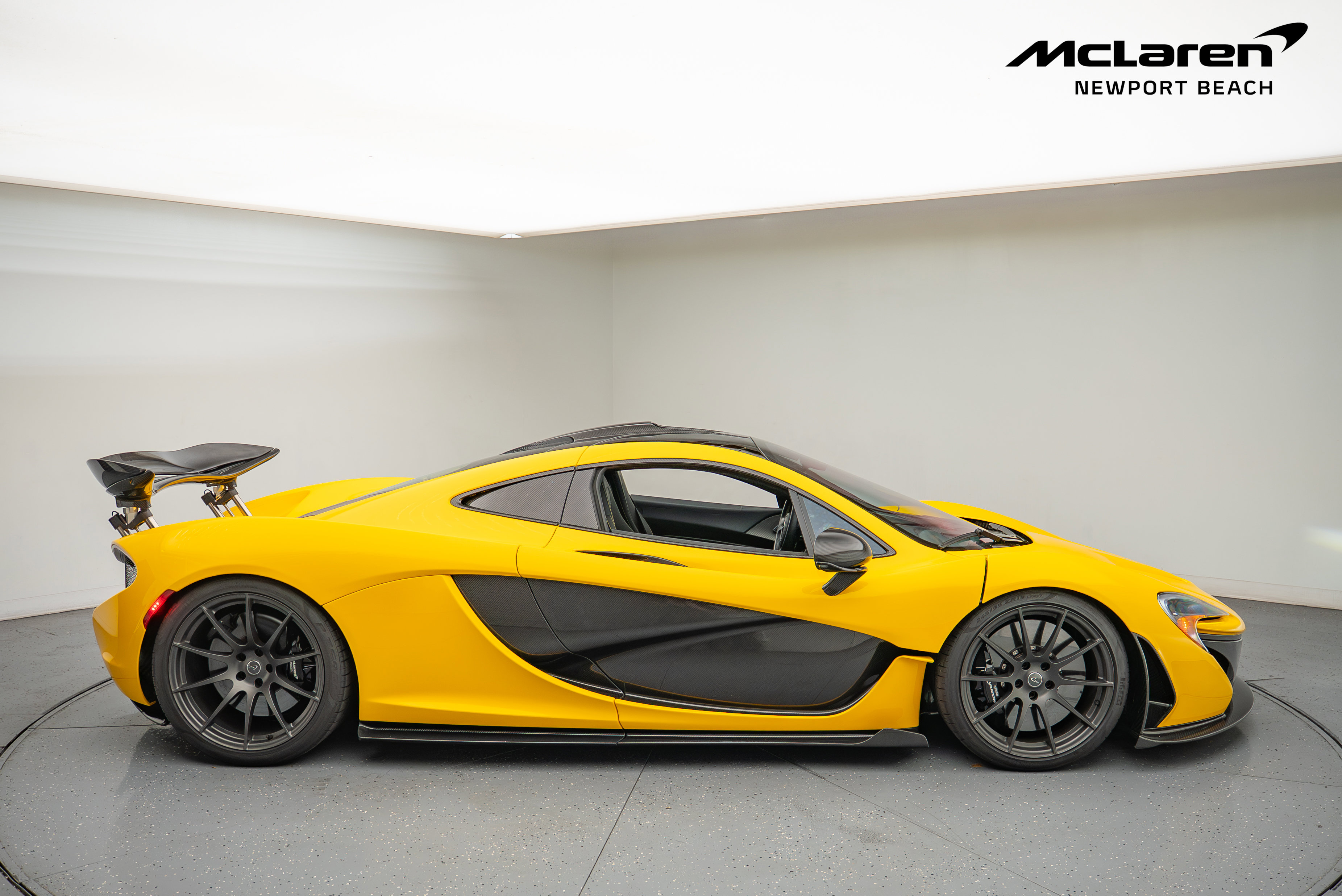 Used 2014 McLaren P1 image 27