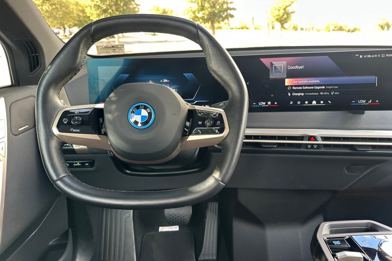 Used 2025 BMW iX xDrive50 w/ Sport Package image 18