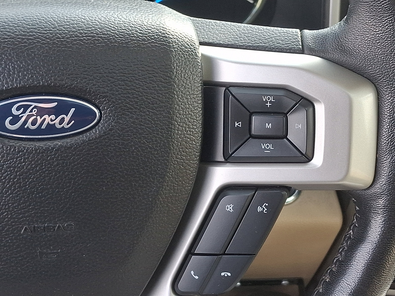 Used 2017 Ford F150 Lariat w/ Equipment Group 502A Luxury AWD/4WD image 23