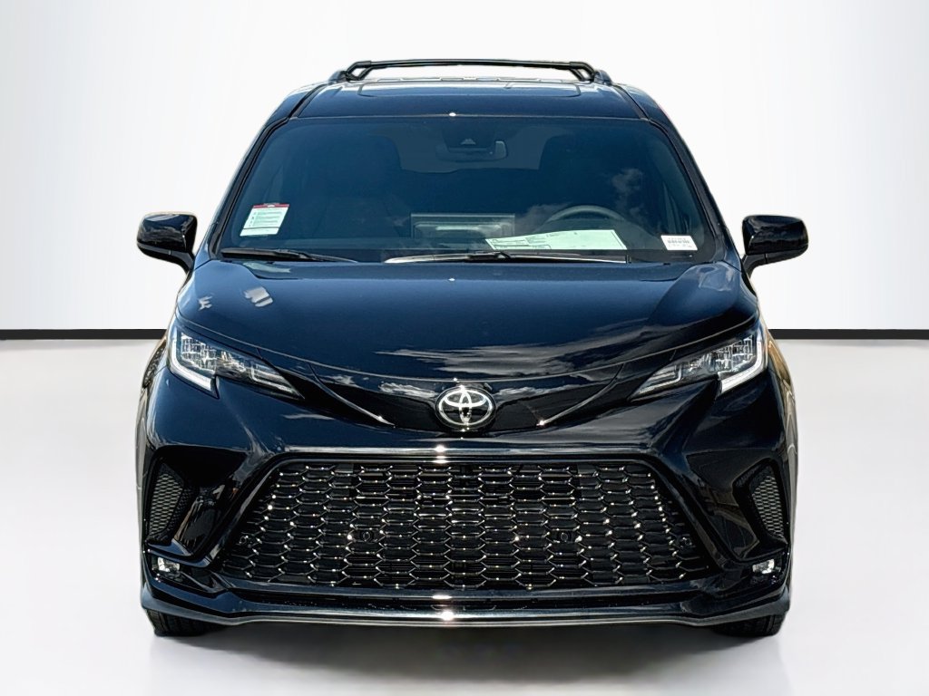 New 2026 Toyota Sienna XSE FWD image 2