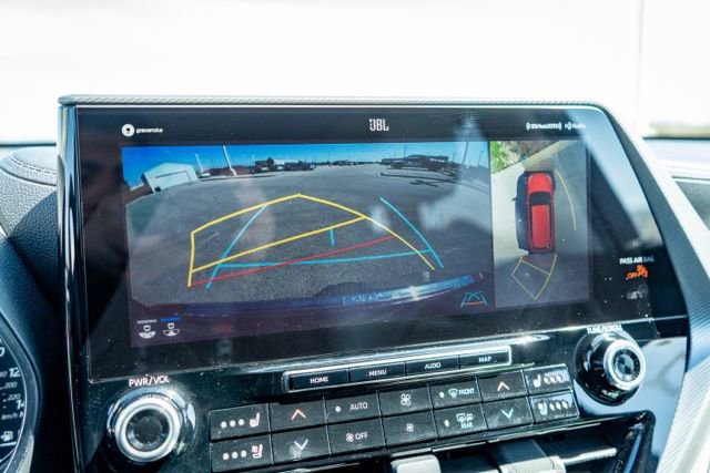 Used 2021 Toyota Highlander Platinum image 25