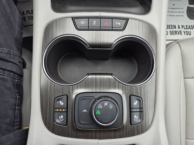 Used 2021 GMC Acadia SLT w/ Technology Package image 29