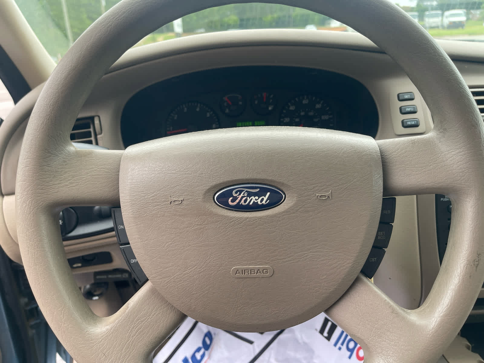 Used 2005 Ford Taurus SE FWD image 15