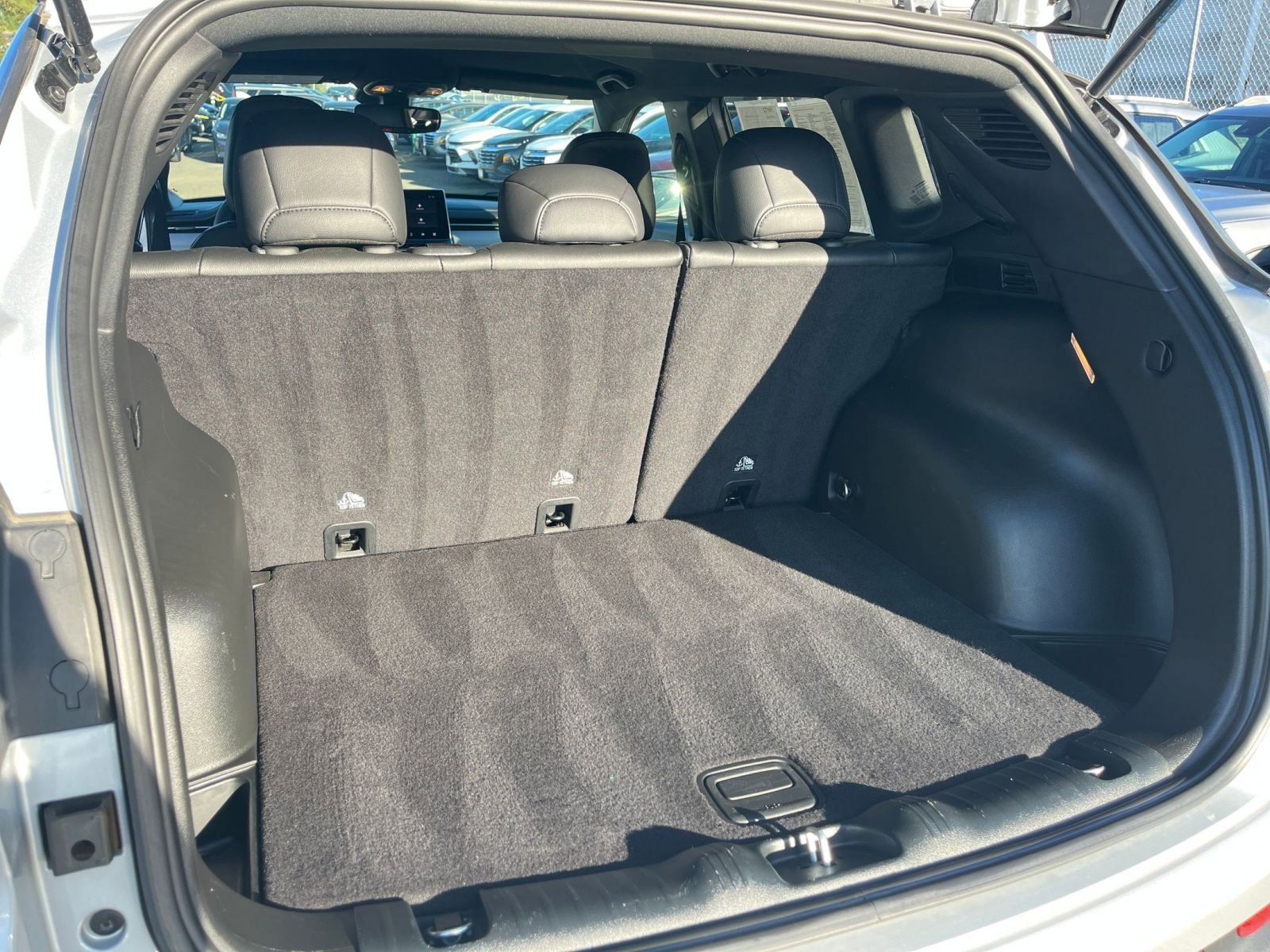 Used 2025 Jeep Compass Limited image 32