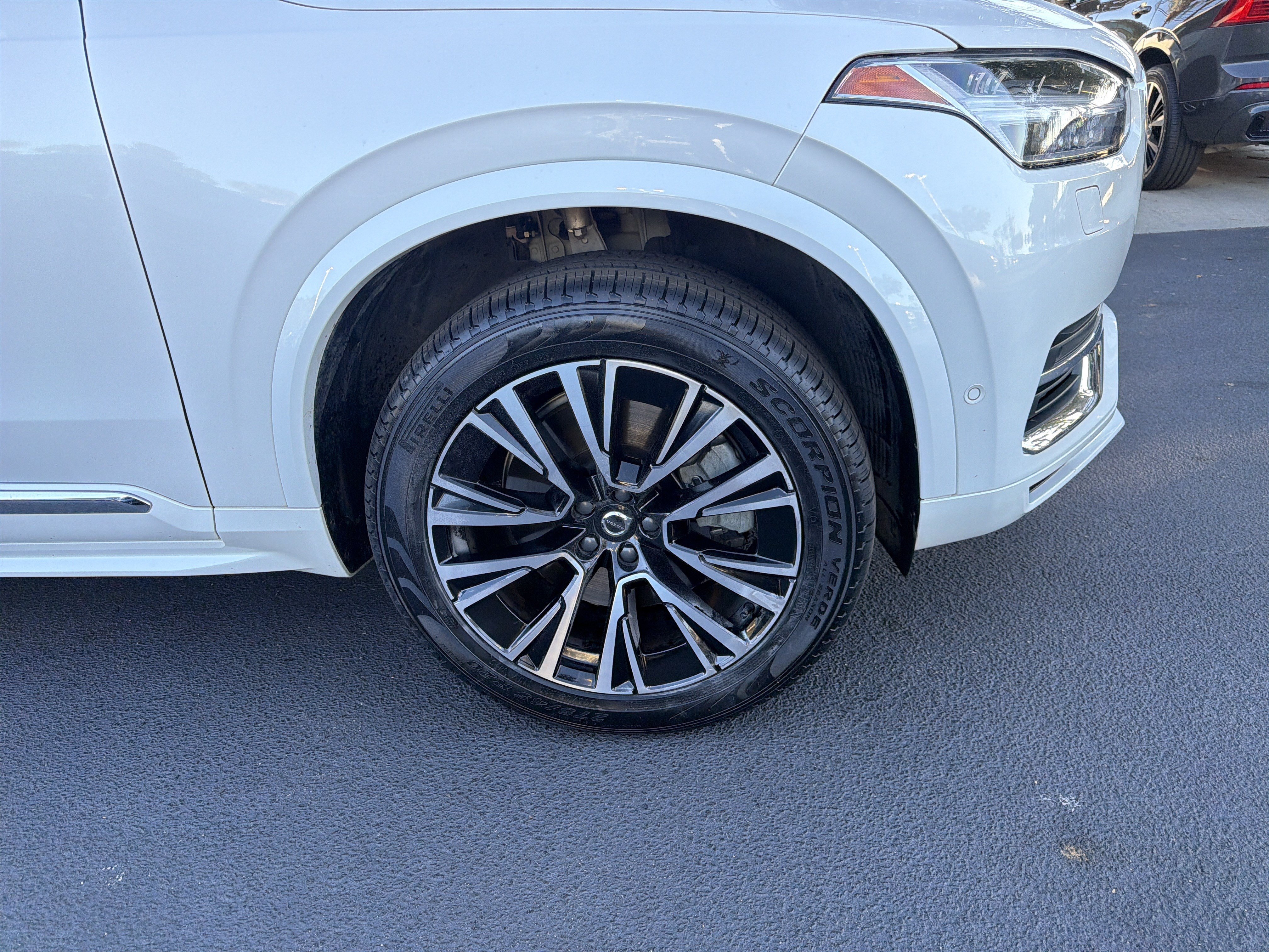 Certified 2025 Volvo XC90 T8 Plus w/ Protection Package Premier AWD/4WD image 13