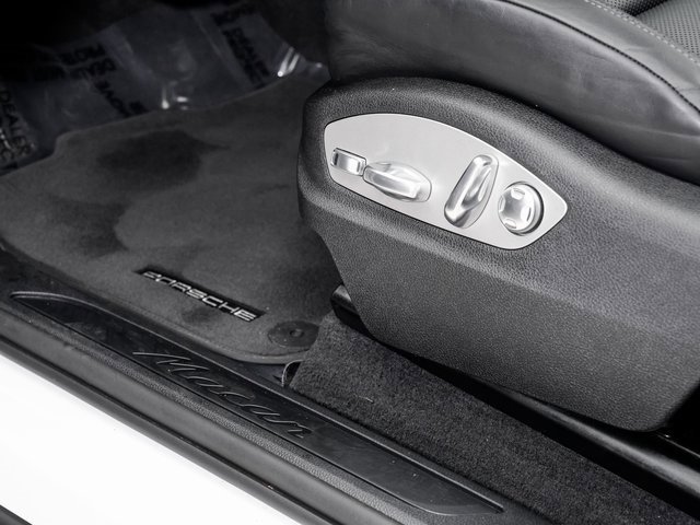 Used 2025 Porsche Macan image 12