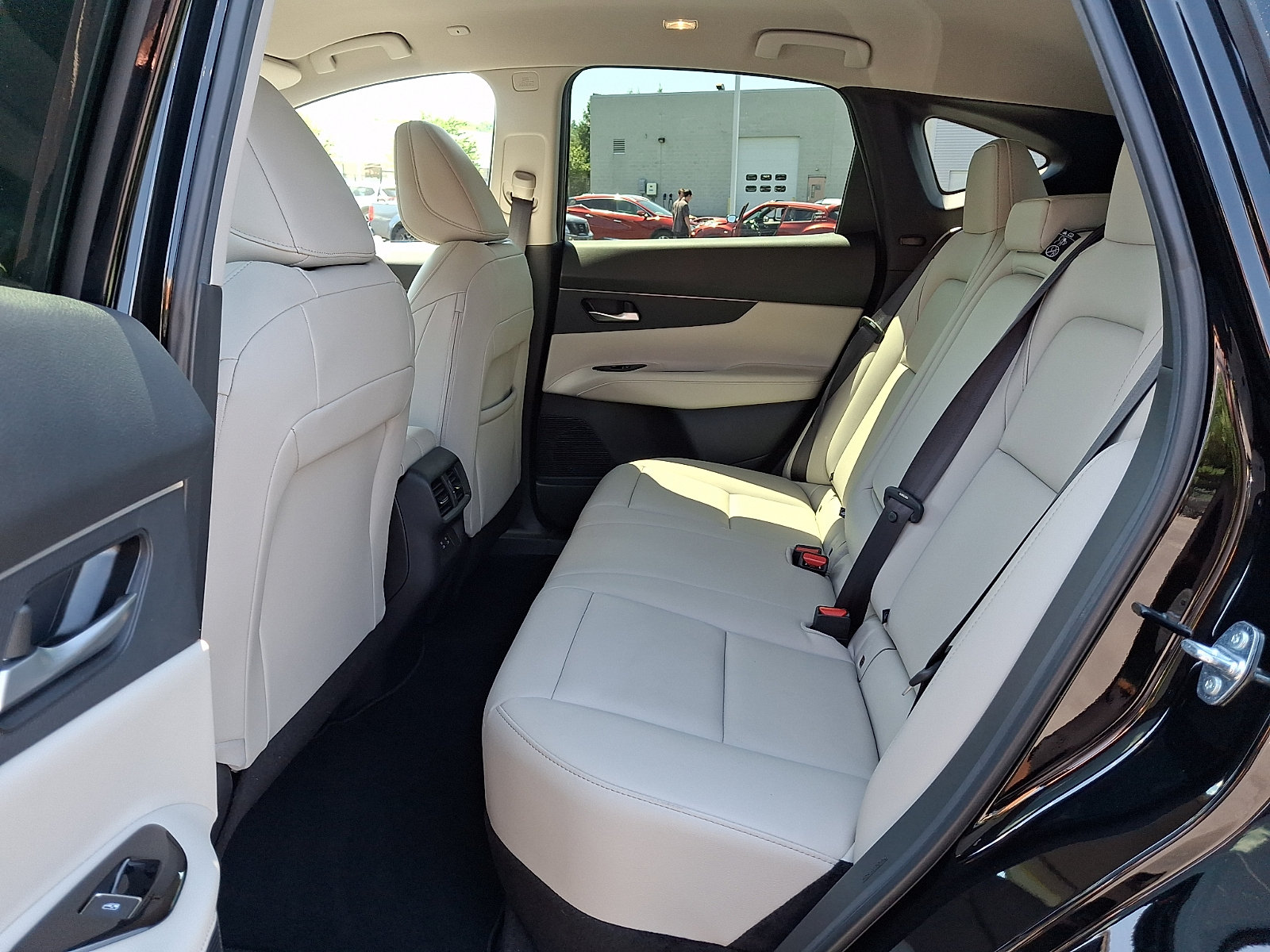 Certified 2025 Nissan Murano SV AWD/4WD image 10