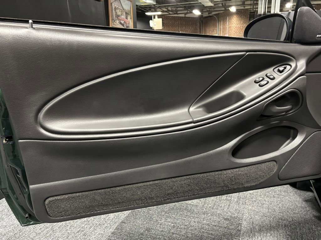 Used 2001 Ford Mustang GT image 43