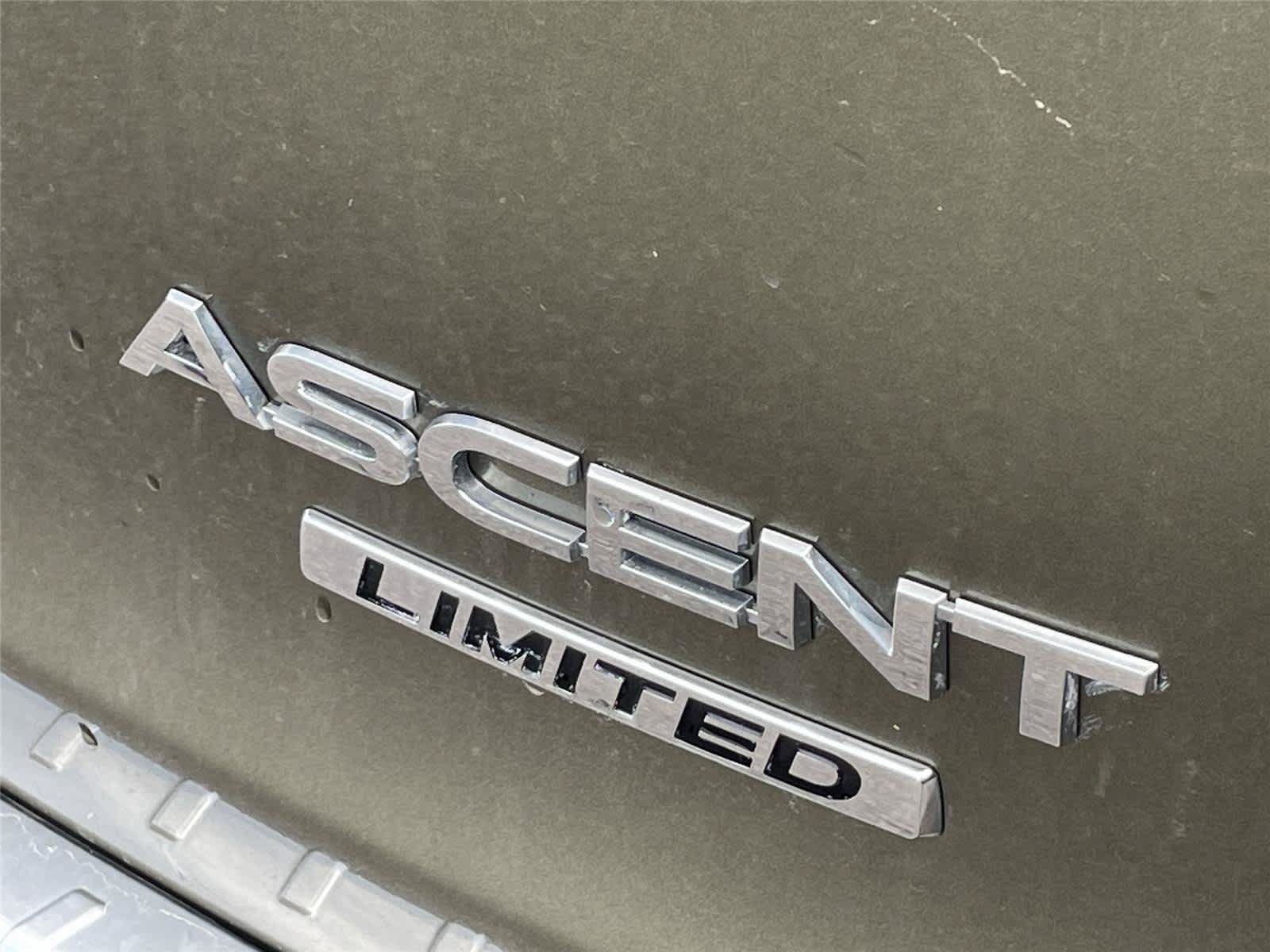 Used 2022 Subaru Ascent Limited w/ Technology Package AWD/4WD image 10