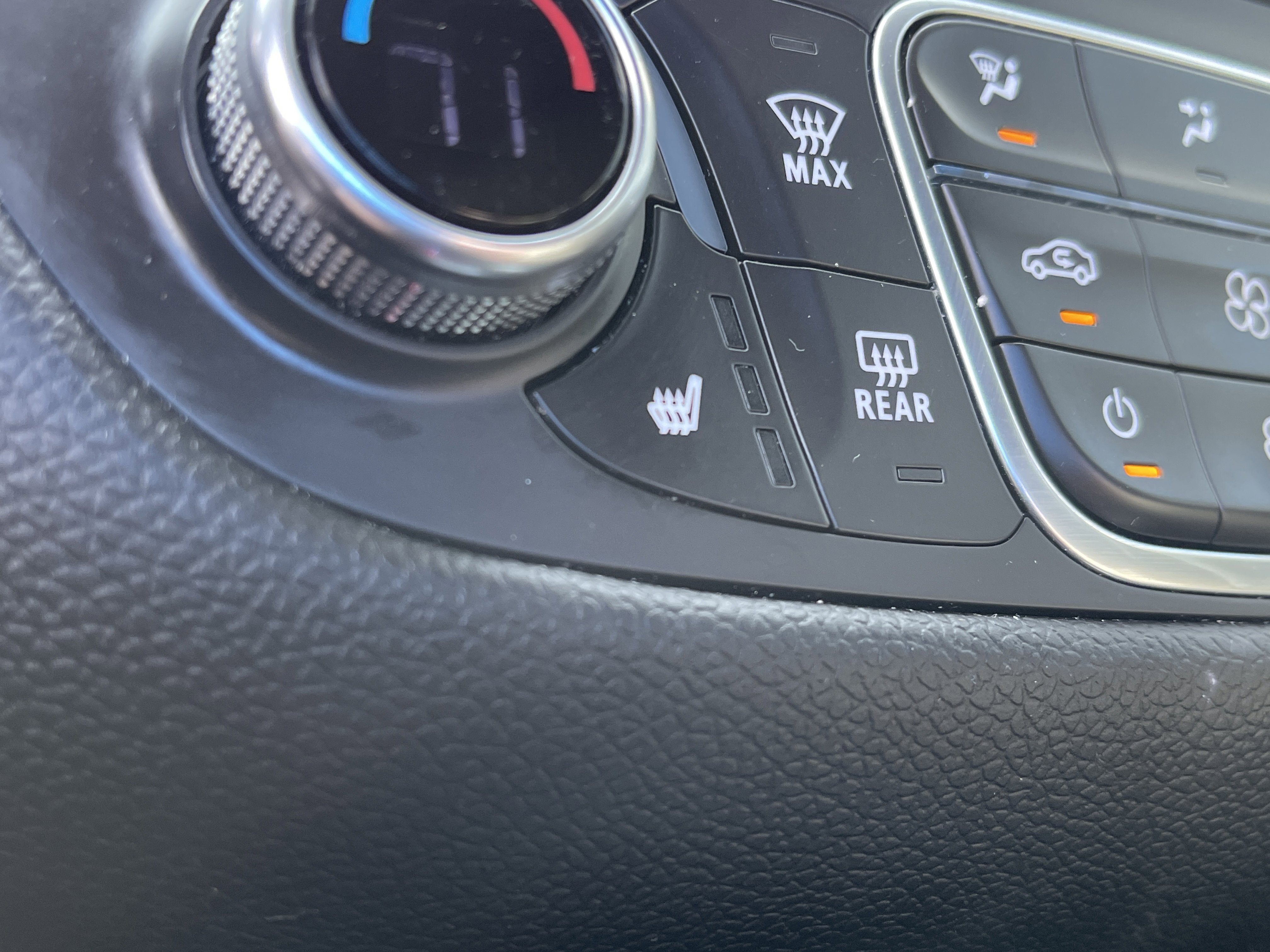 Used 2019 Chevrolet Equinox LT image 29