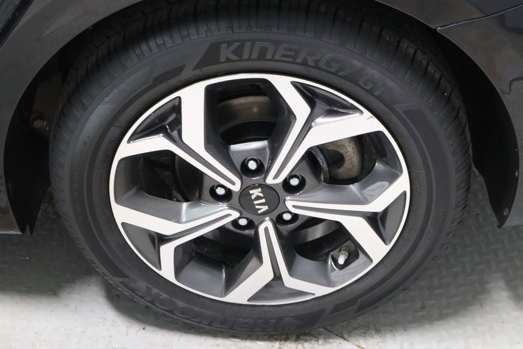 Used 2021 Kia Forte LXS image 17