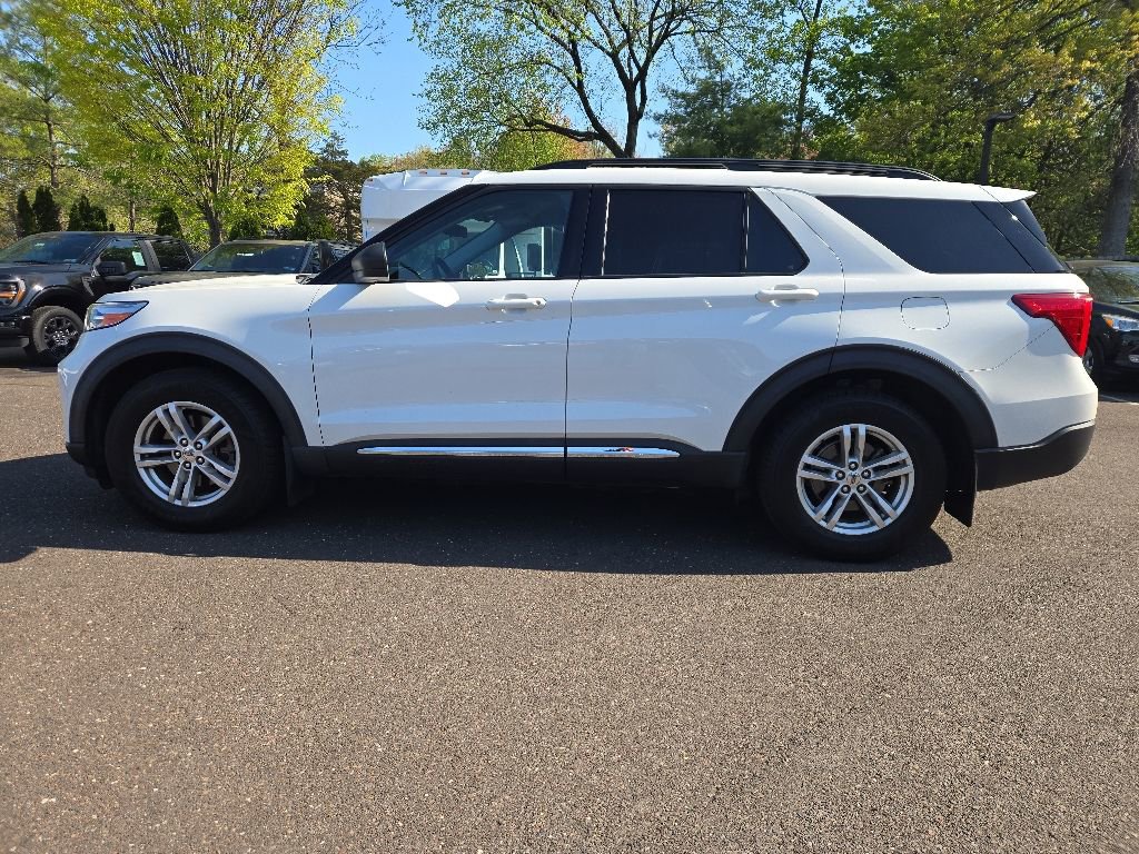 Used 2020 Ford Explorer XLT w/ Equipment Group 202A AWD/4WD image 9