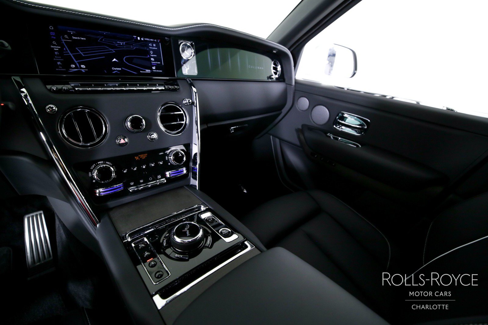 Certified 2025 Rolls-Royce Cullinan AWD/4WD image 14