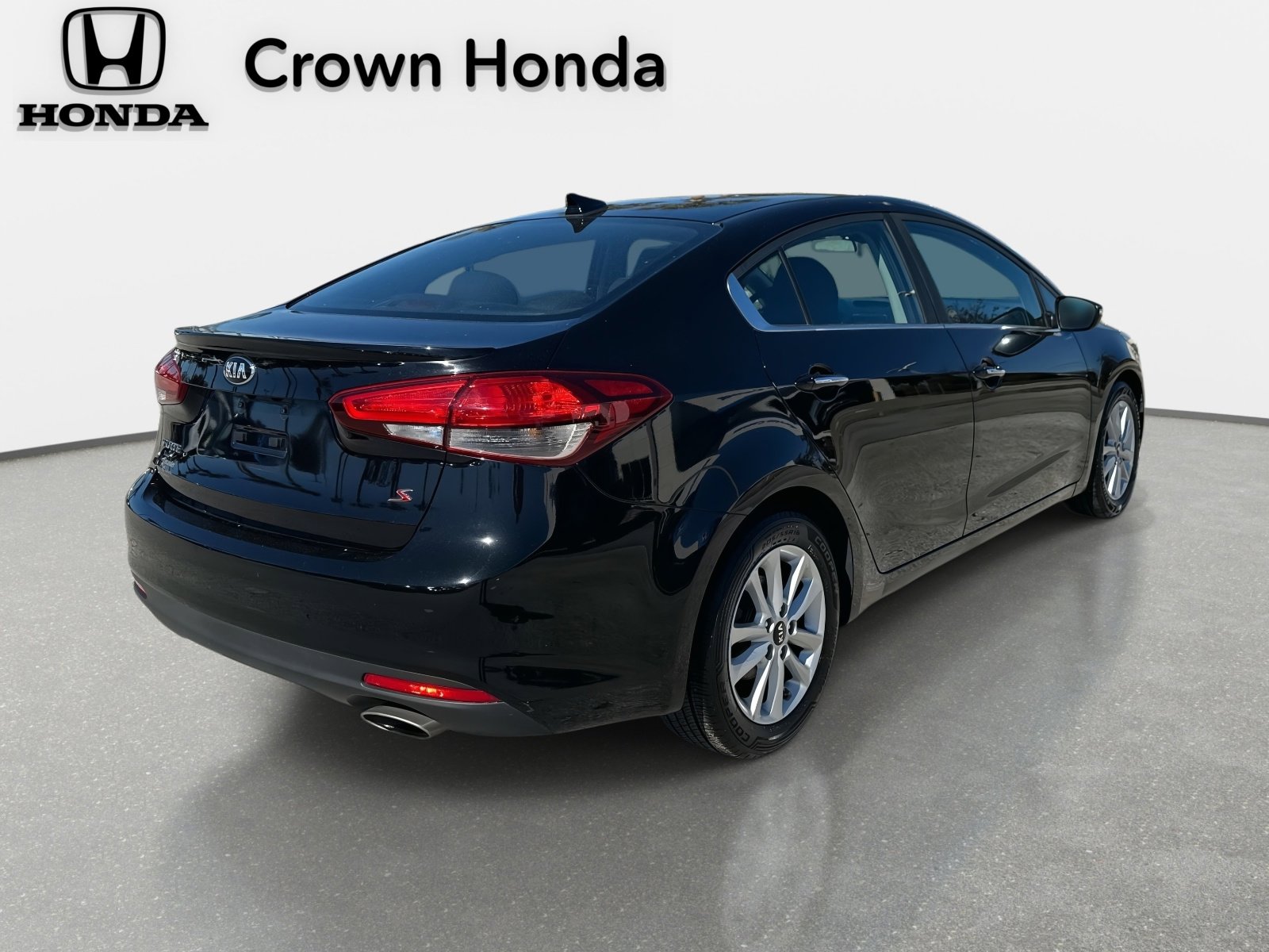 Used 2017 Kia Forte S w/ S Premium Package image 5