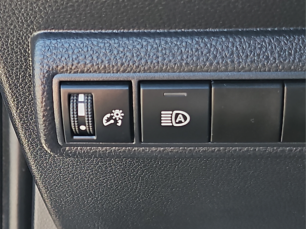 Used 2025 Toyota Corolla LE FWD image 19