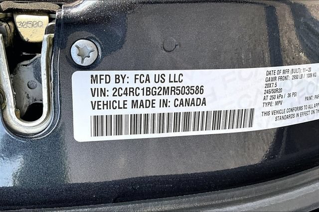 Used 2021 Chrysler Pacifica Touring-L w/ Uconnect Theater Family Group FWD image 19
