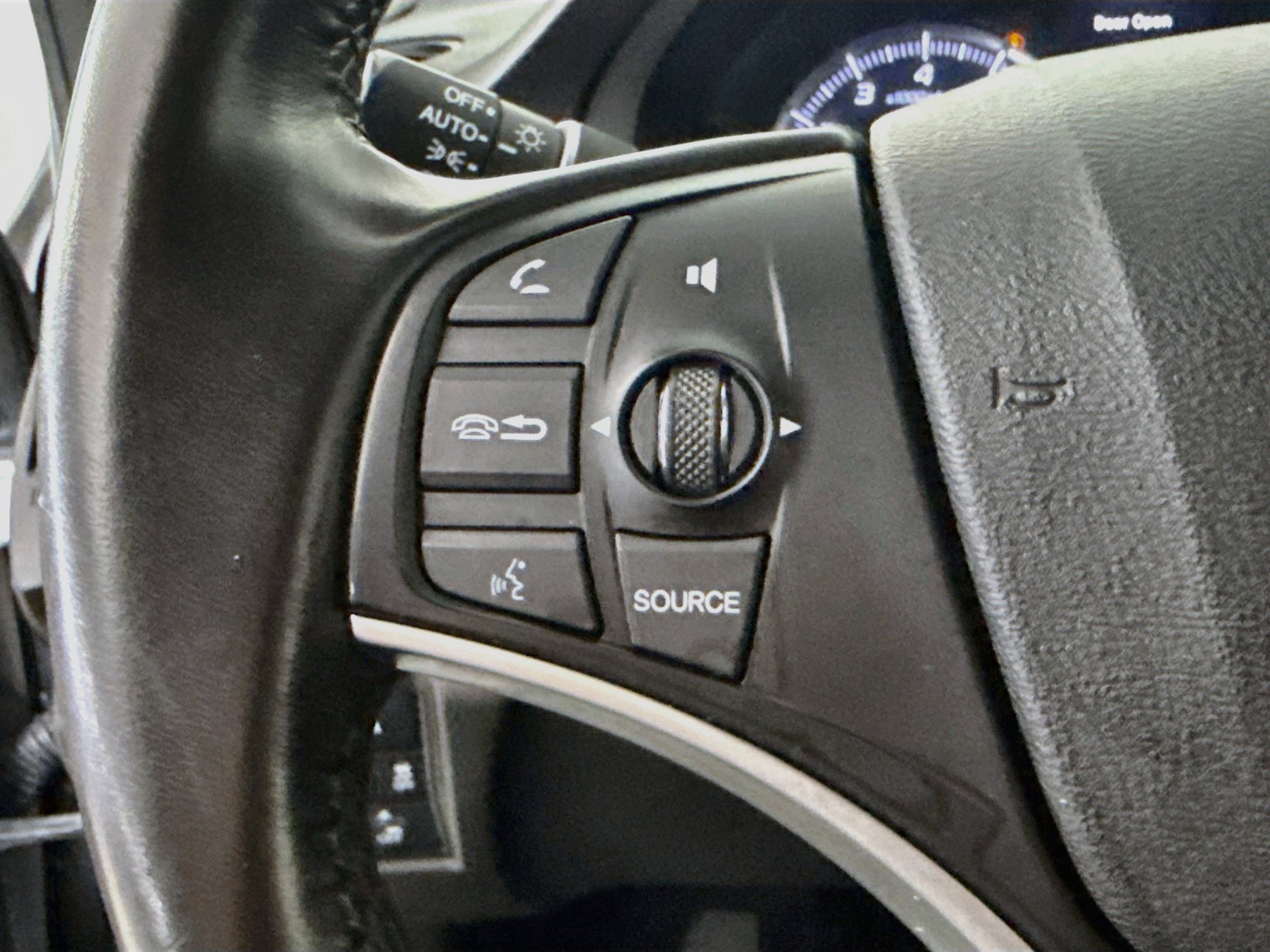Used 2020 Acura MDX w/ Technology Package AWD/4WD image 14