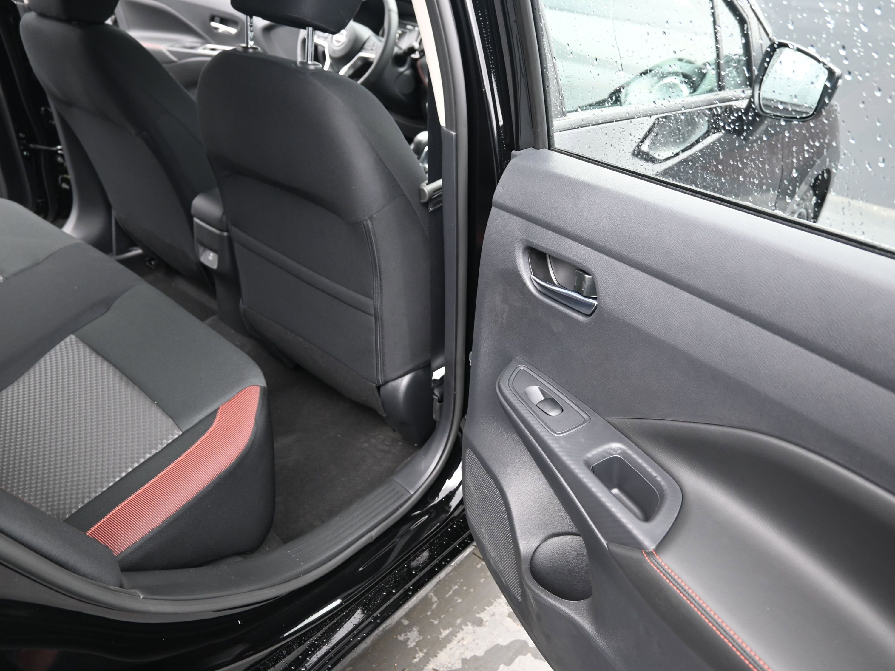 New 2025 Nissan Versa SR image 19