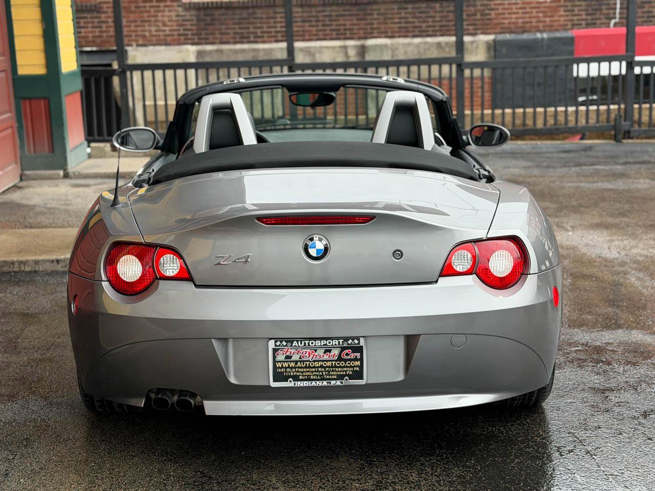 Used 2005 BMW Z4 2.5i image 11