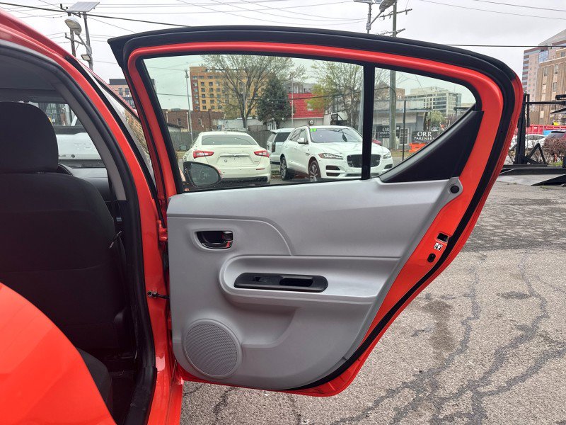 Used 2013 Toyota Prius C Three image 13