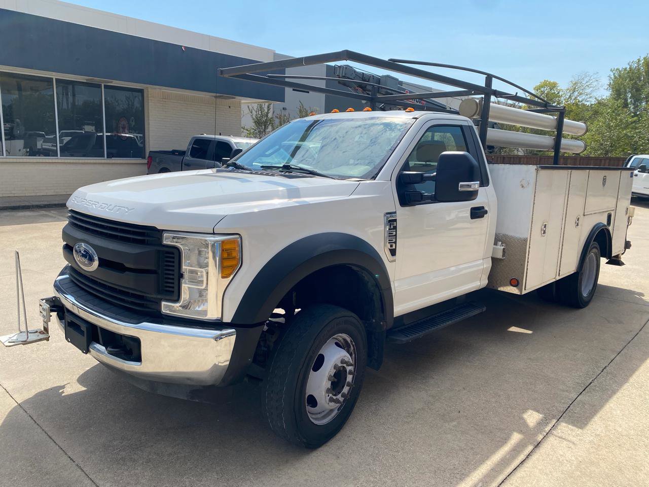 Used 2017 Ford F550 2WD Regular Cab Super Duty image 7