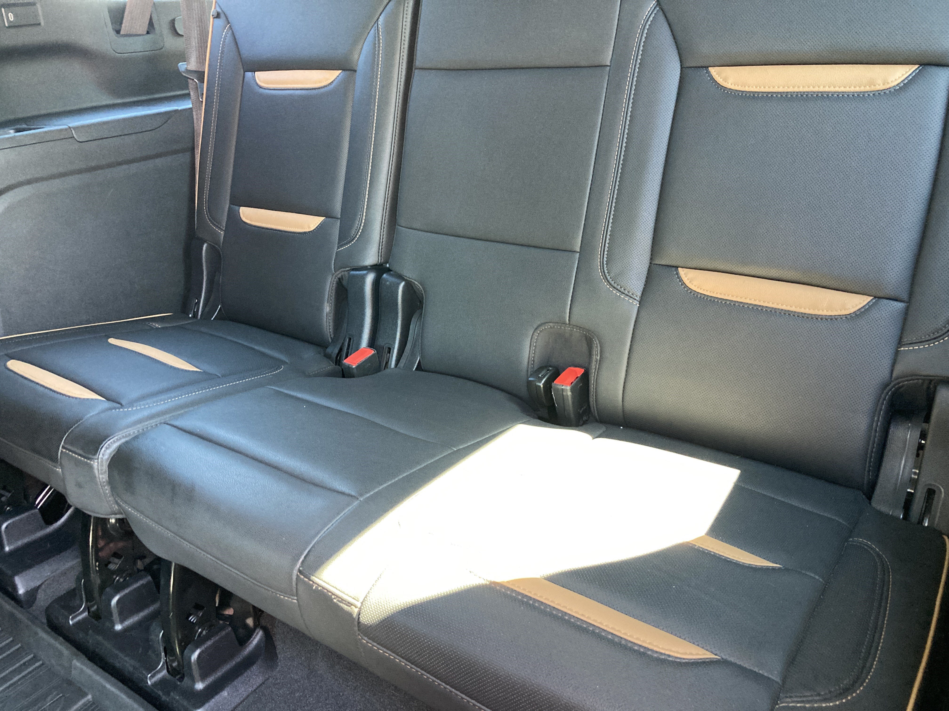 Certified 2024 GMC Yukon XL AT4 w/ Technology Package AWD/4WD image 15