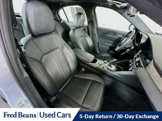 Used 2023 Alfa Romeo Giulia Ti image 31