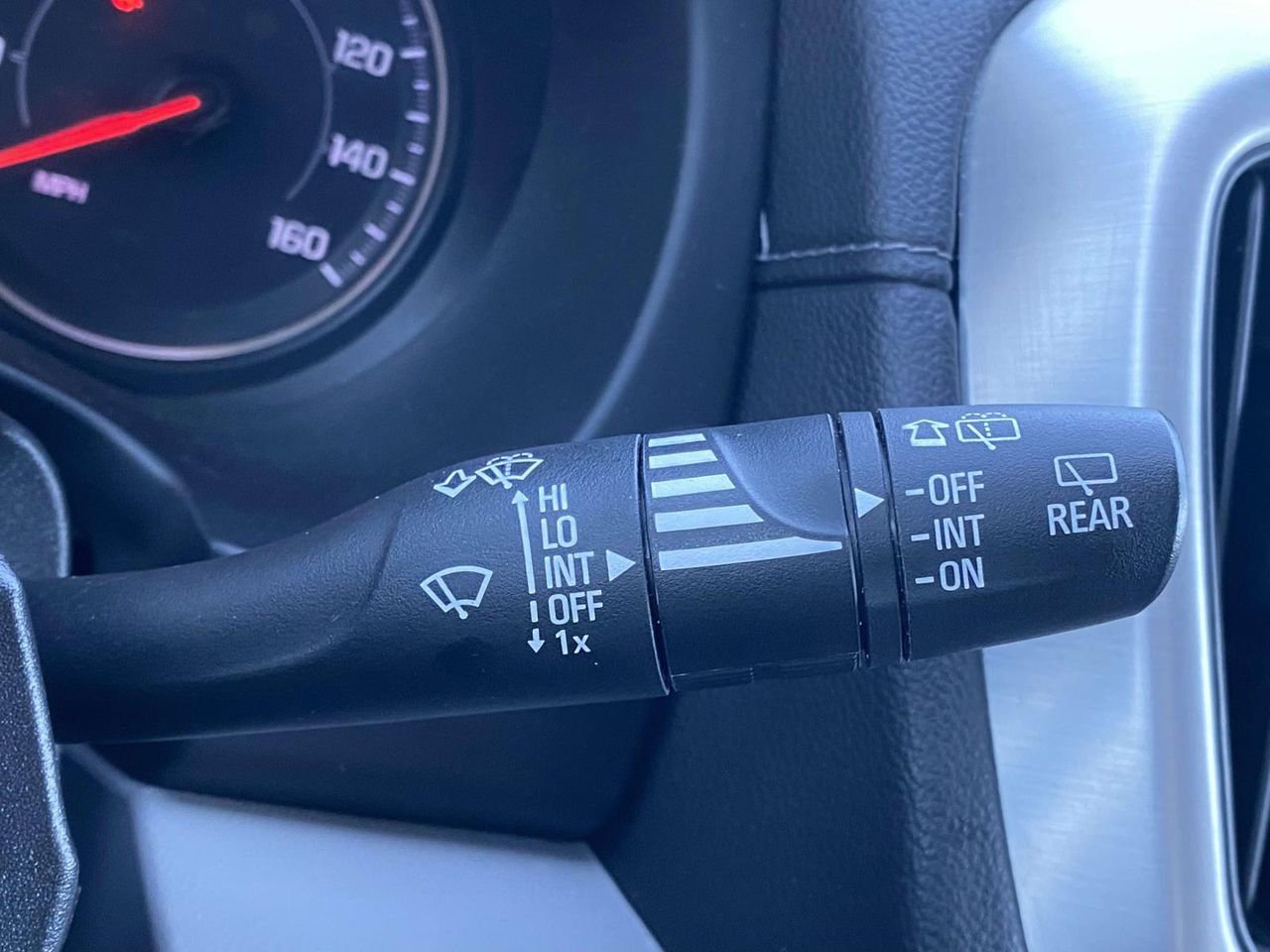 Used 2023 GMC Terrain SLT image 21