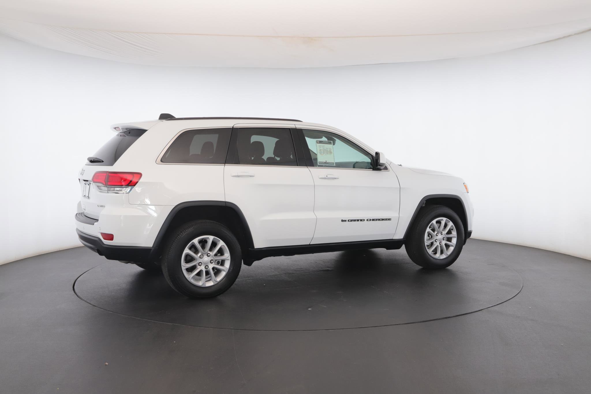 Used 2022 Jeep Grand Cherokee Laredo E image 27